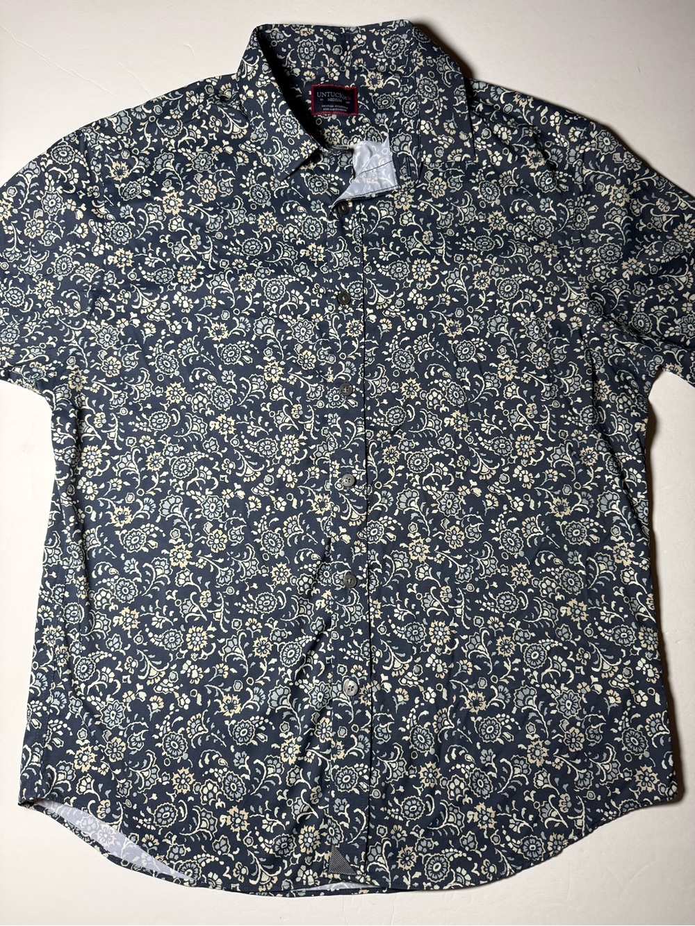 UNTUCKit Palermo Navy Floral Performance Shirt Medium Short Sleeve Stretch